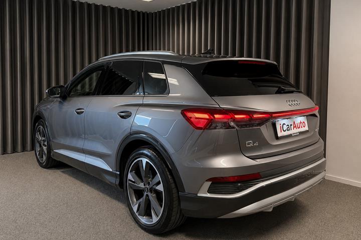 Grå Audi Q4 e-tron fra 2022