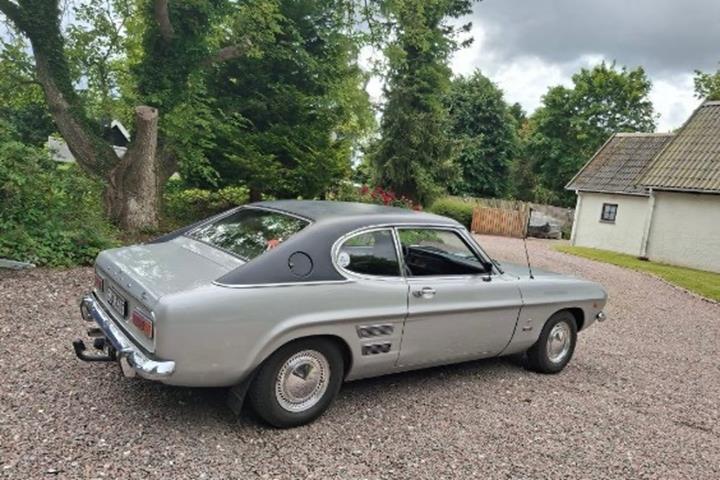 Sølv Ford Capri fra 1969