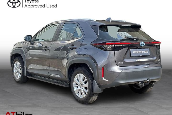 Grå Toyota Yaris Cross fra 2022