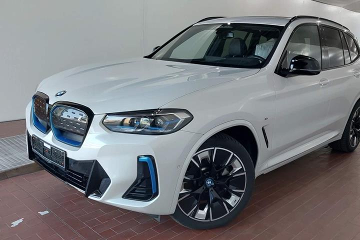 Hvid BMW iX3 fra 2023