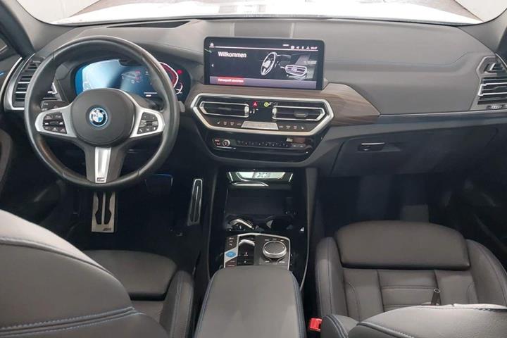 Hvid BMW iX3 fra 2023