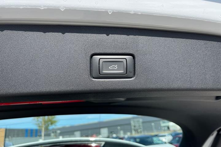 Hvid Audi Q4 fra 2026