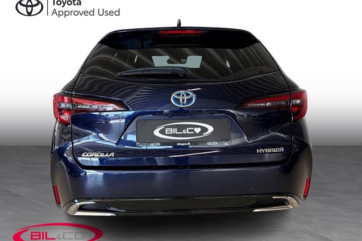 Blå Toyota Corolla fra 2023