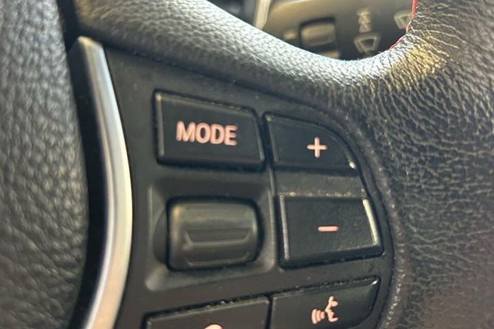 Sort BMW 118d fra 2011
