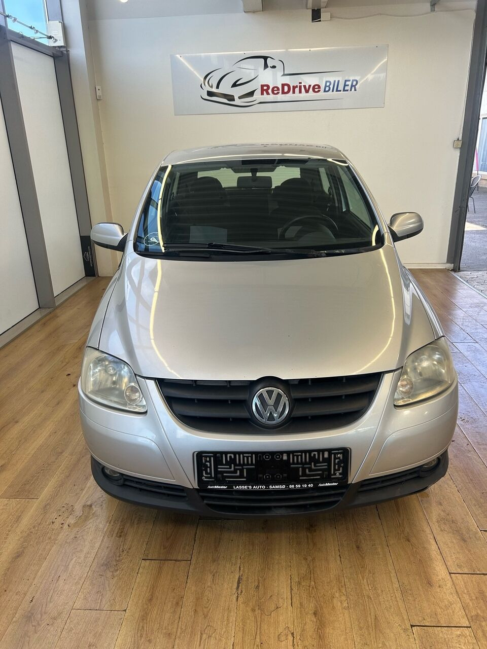 Sølv VW Fox fra 2006