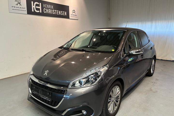 Grå Peugeot 208 fra 2019