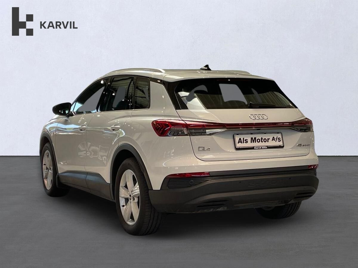 Hvid Audi Q4 e-tron fra 2025