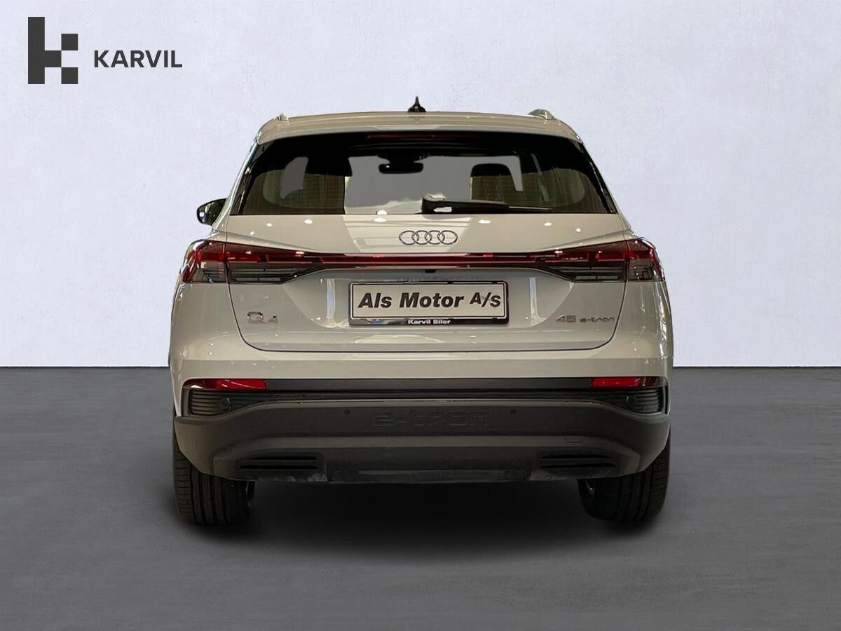 Hvid Audi Q4 e-tron fra 2025