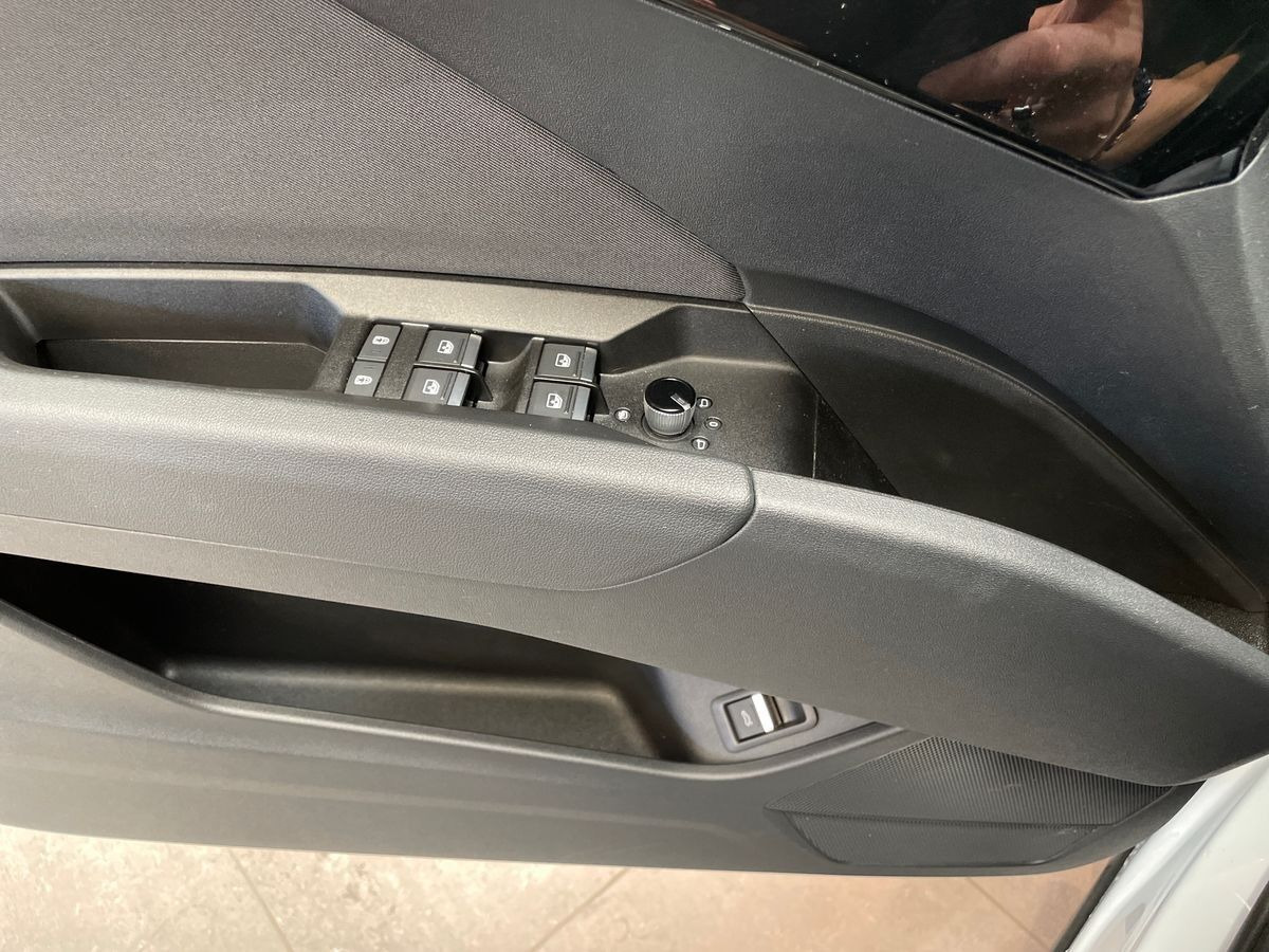 Hvid Audi Q4 e-tron fra 2025