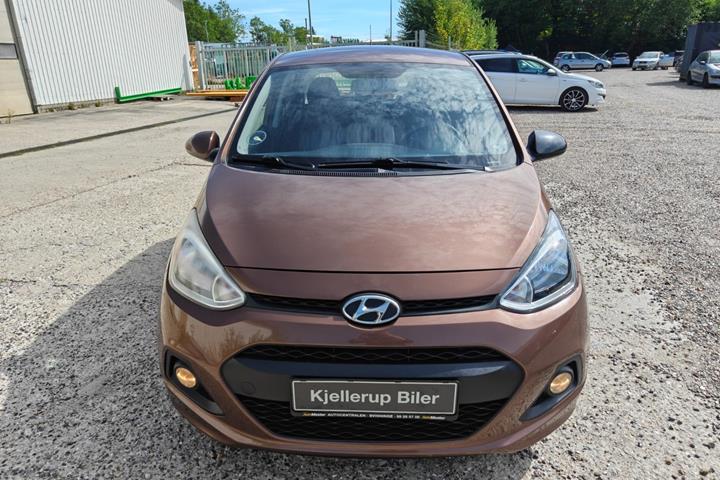Gul Hyundai i10 fra 2019