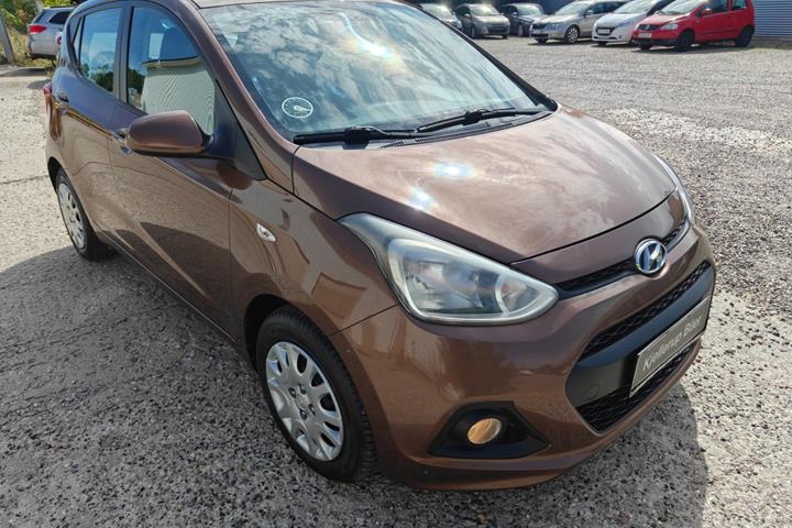 Gul Hyundai i10 fra 2019