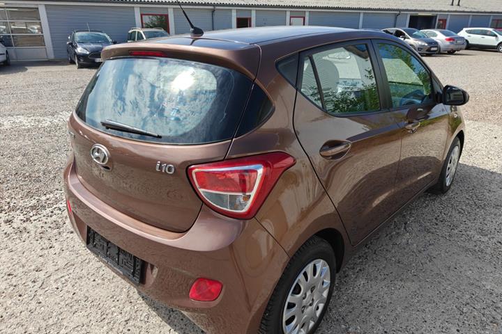 Gul Hyundai i10 fra 2019