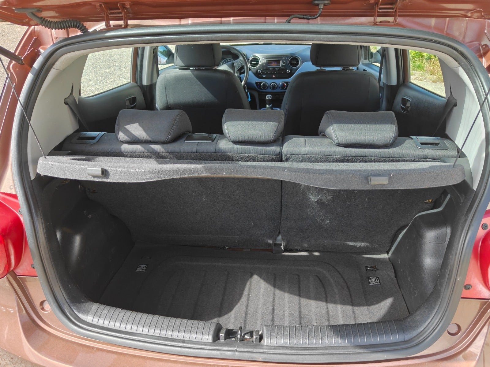 Gul Hyundai i10 fra 2019