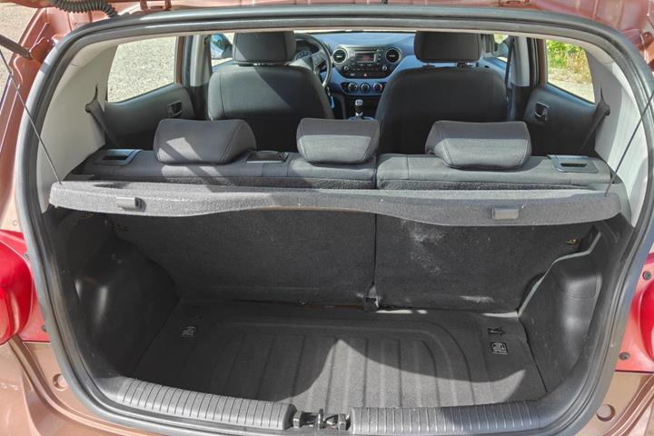 Gul Hyundai i10 fra 2019