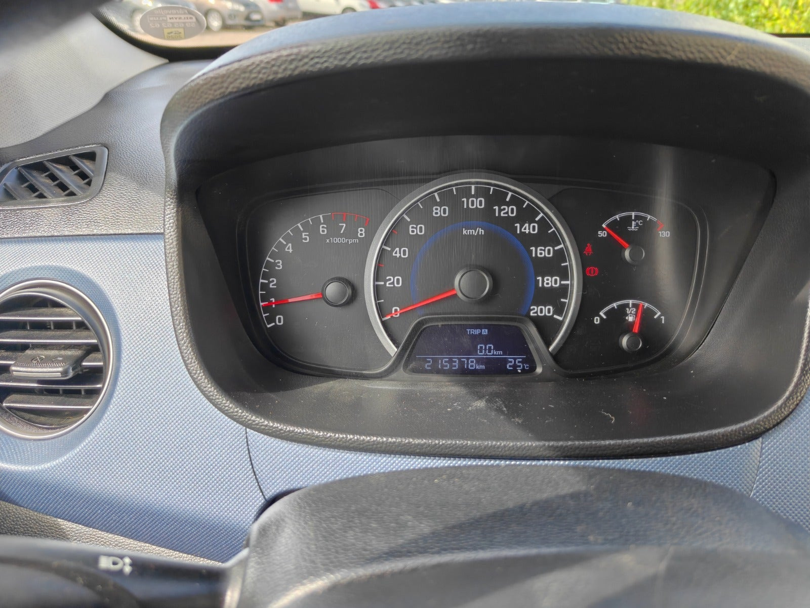 Gul Hyundai i10 fra 2019
