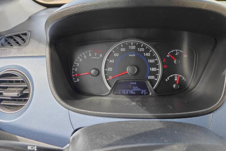 Gul Hyundai i10 fra 2019