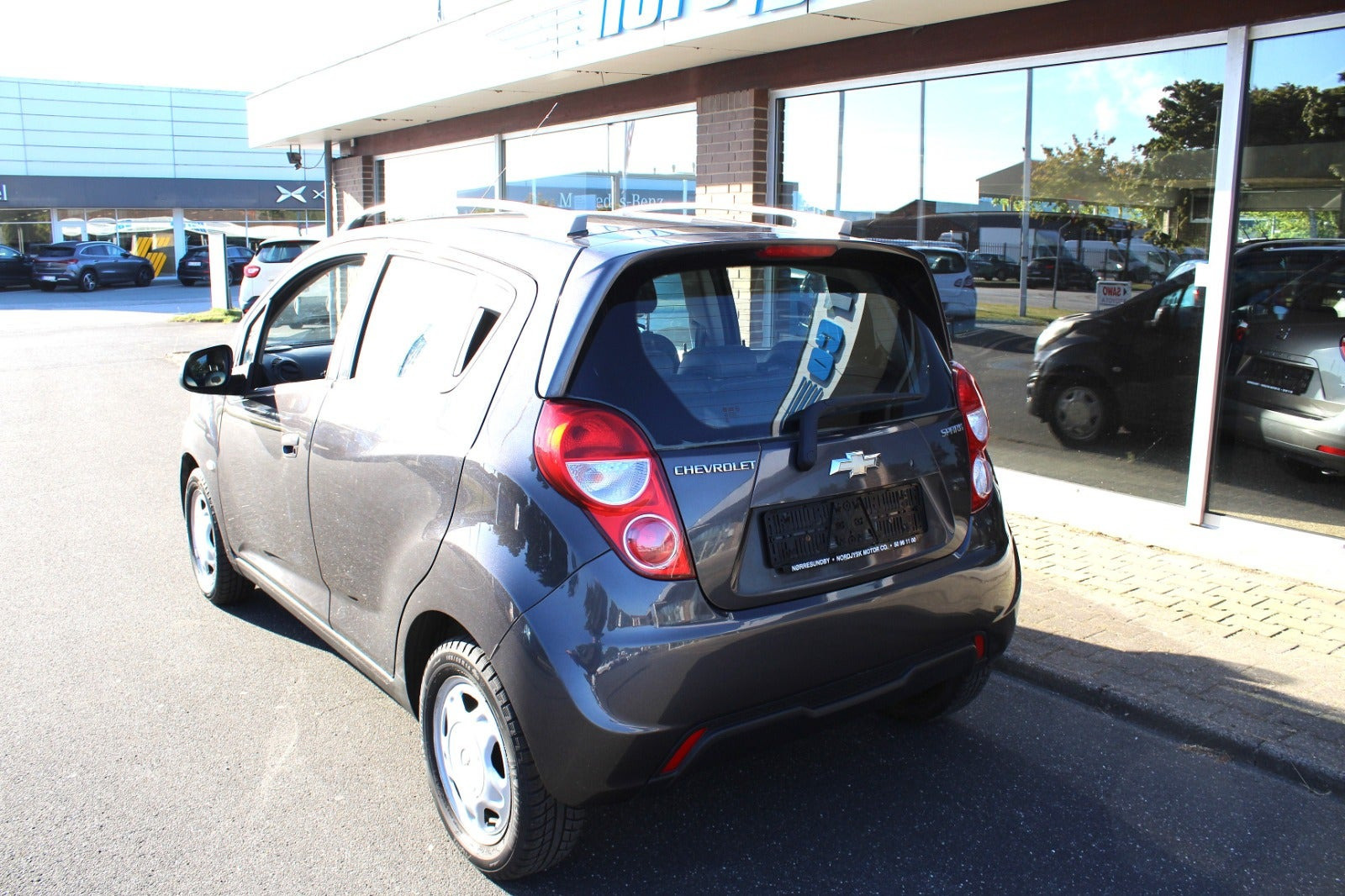 Grå Chevrolet Spark fra 2013