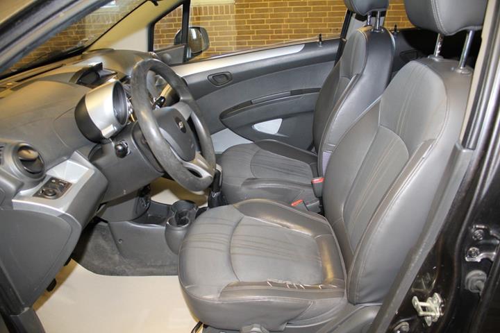Grå Chevrolet Spark fra 2013
