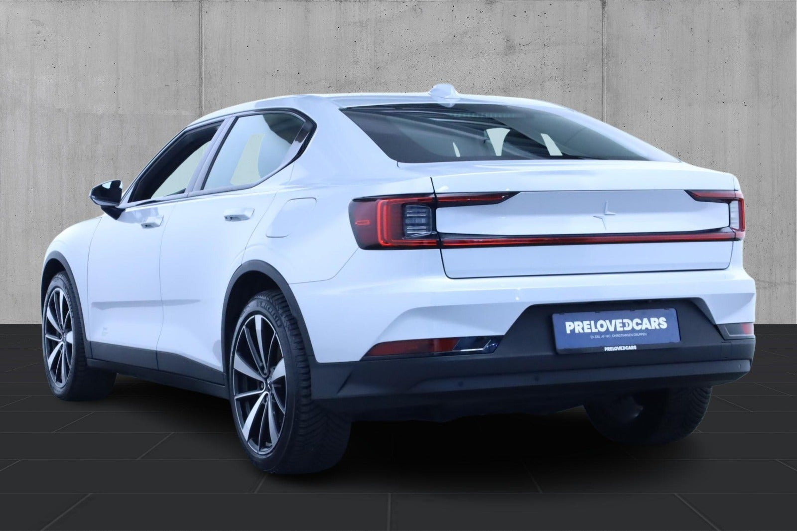 Hvid Polestar 2 fra 2023
