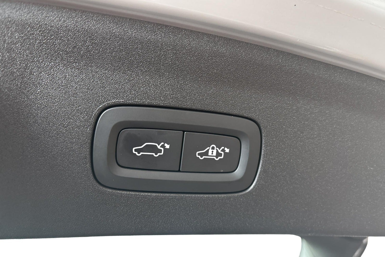 Hvid Polestar 2 fra 2023