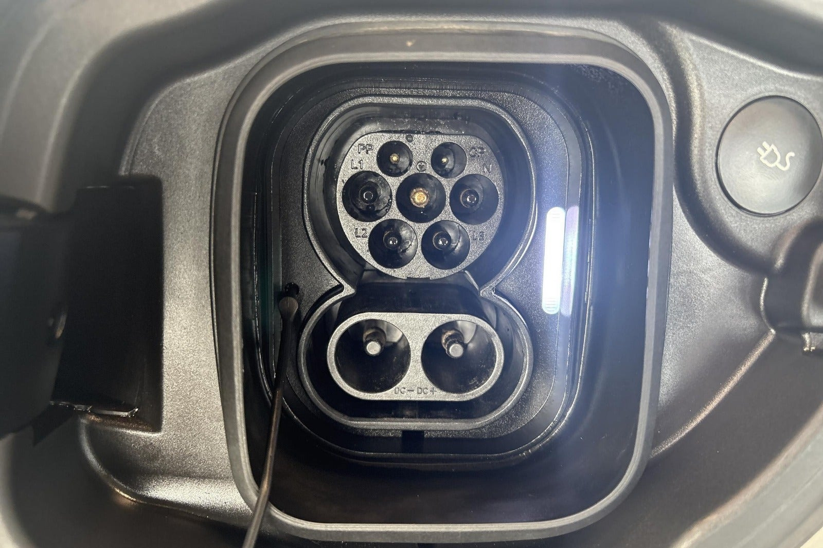 Hvid Polestar 2 fra 2023