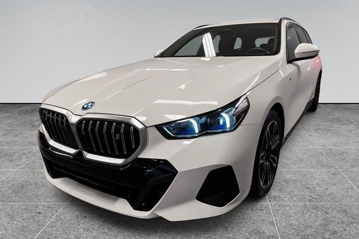 Hvid BMW i5 fra 2025 set udefra