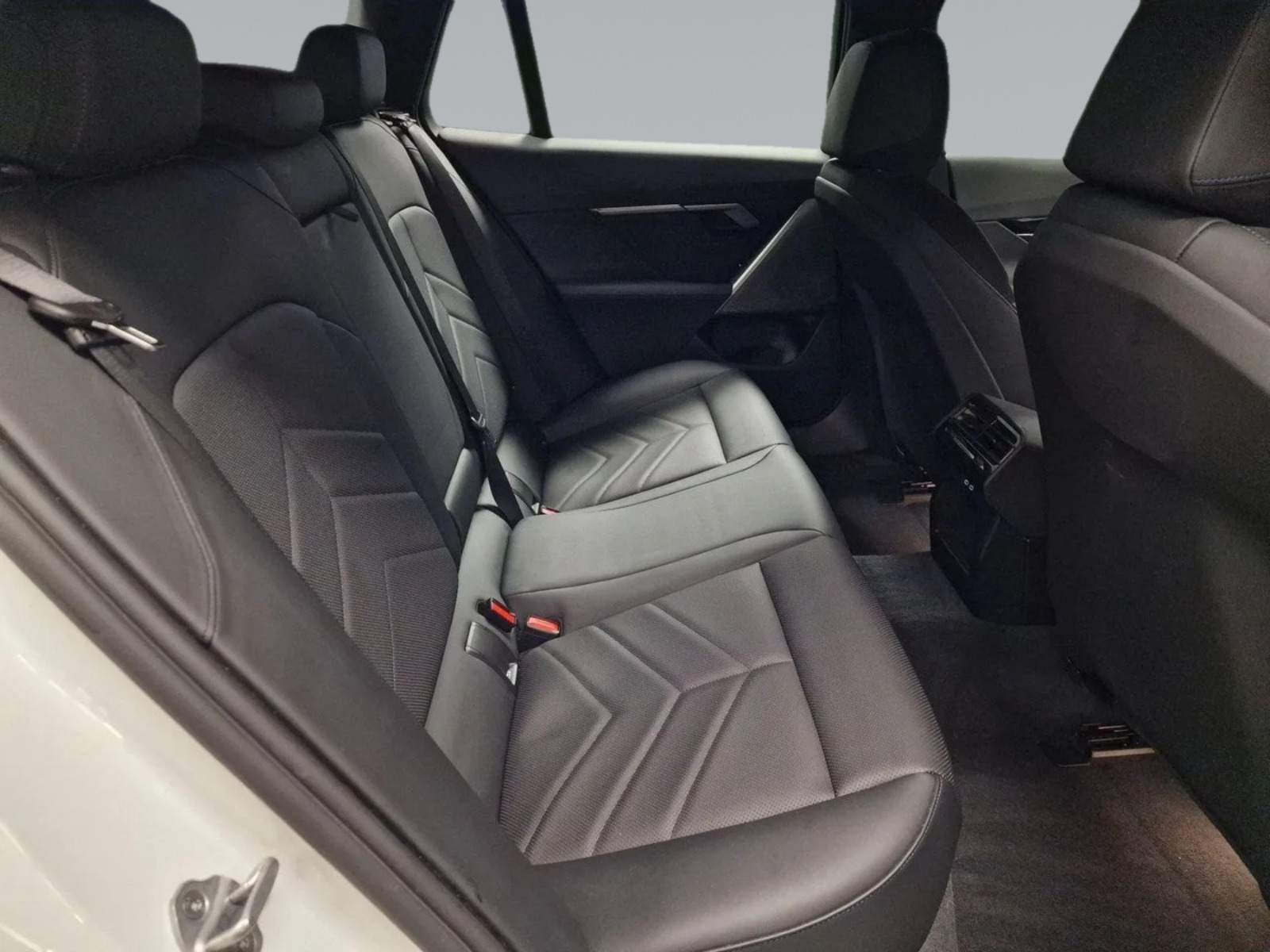 Hvid BMW i5 fra 2025