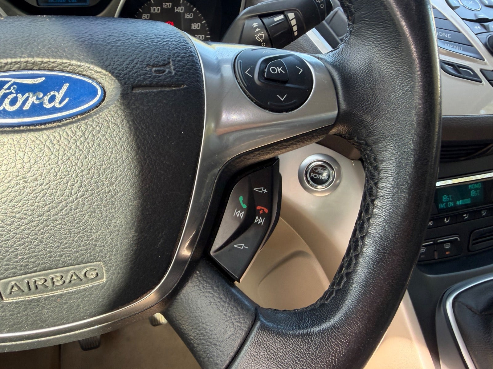 Grøn Ford C-MAX fra 2011