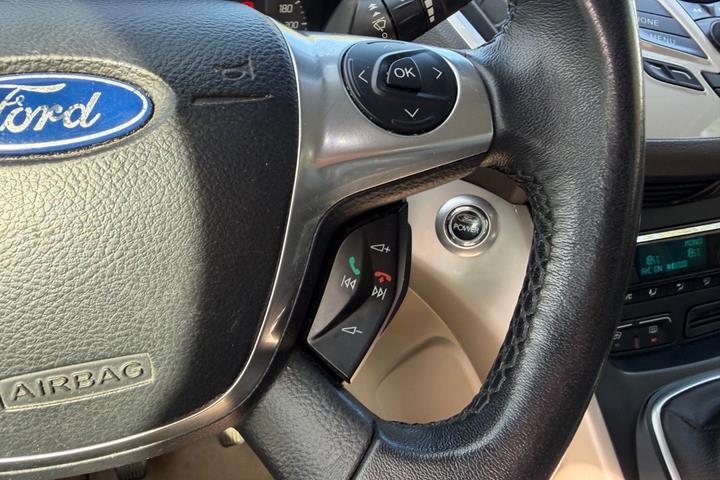 Grøn Ford C-MAX fra 2011