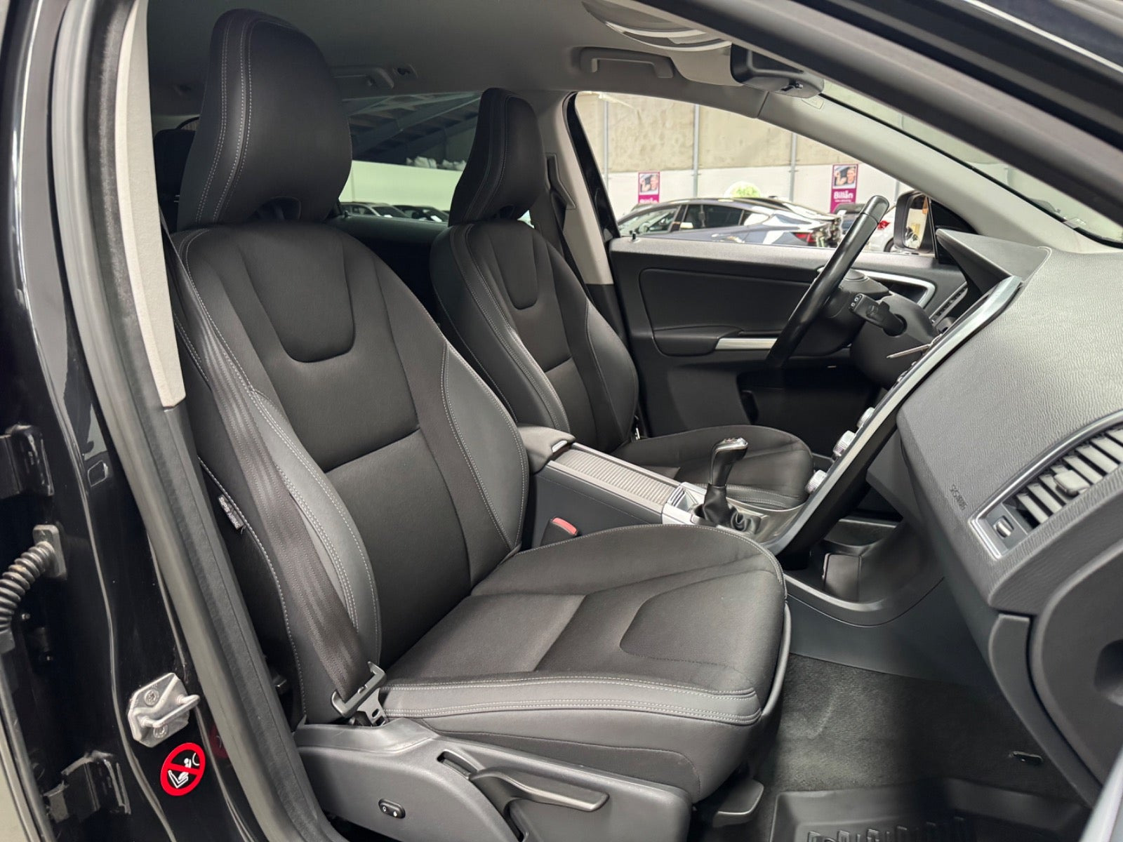 Sort Volvo XC60 fra 2015