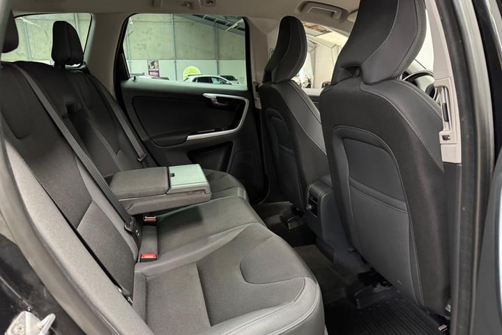 Sort Volvo XC60 fra 2015