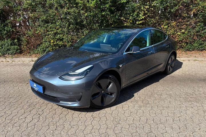 undefined Tesla Model 3 fra 2020