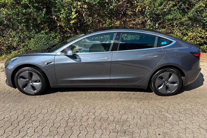 undefined Tesla Model 3 fra 2020