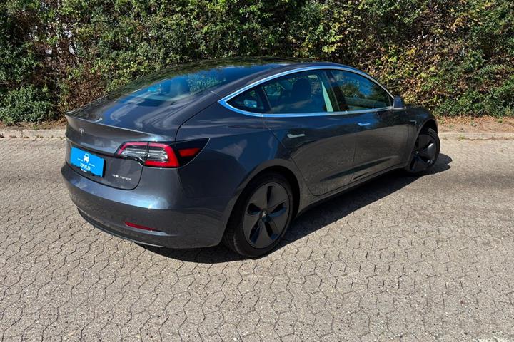 undefined Tesla Model 3 fra 2020