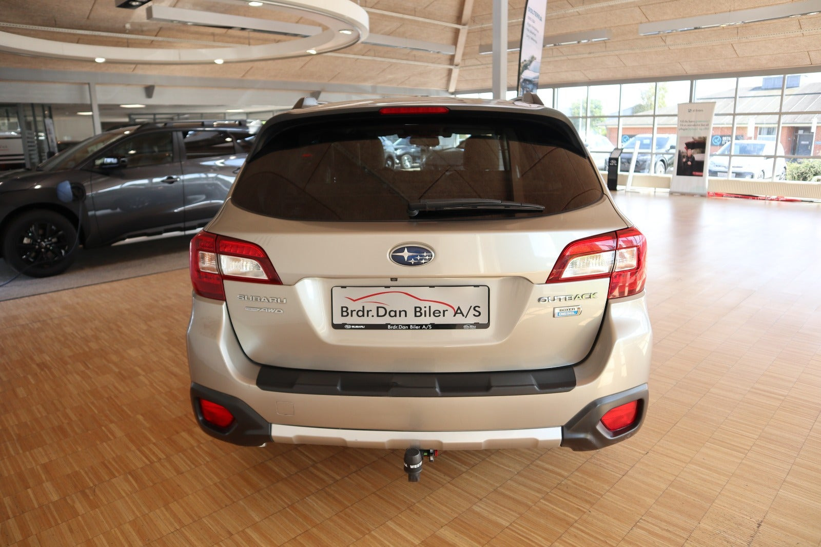 Orange Subaru Outback fra 2015