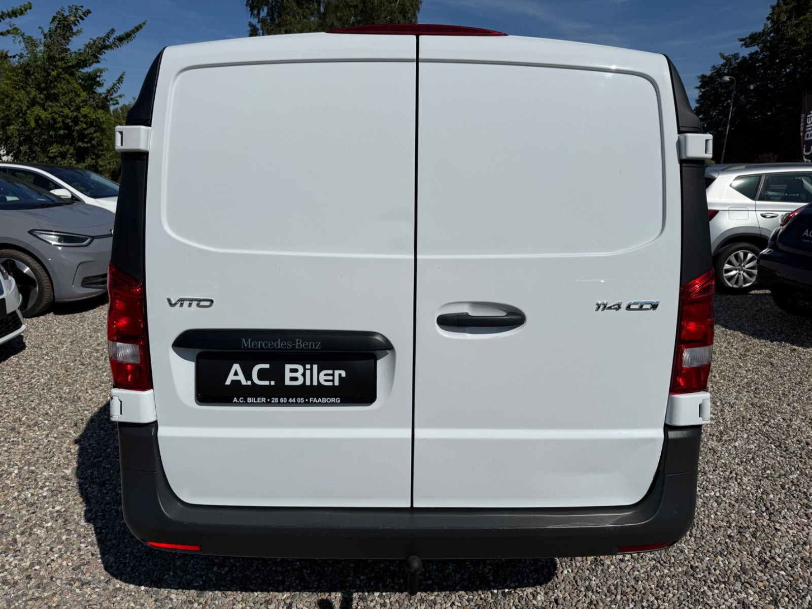Hvid Mercedes Vito 114 fra 2019