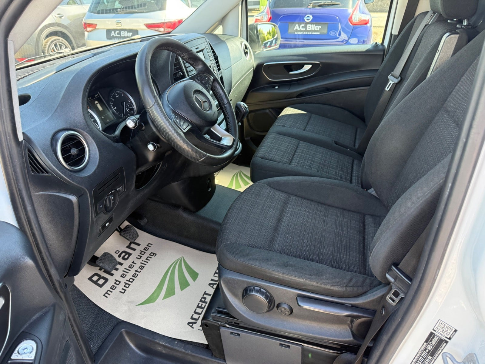 Hvid Mercedes Vito 114 fra 2019