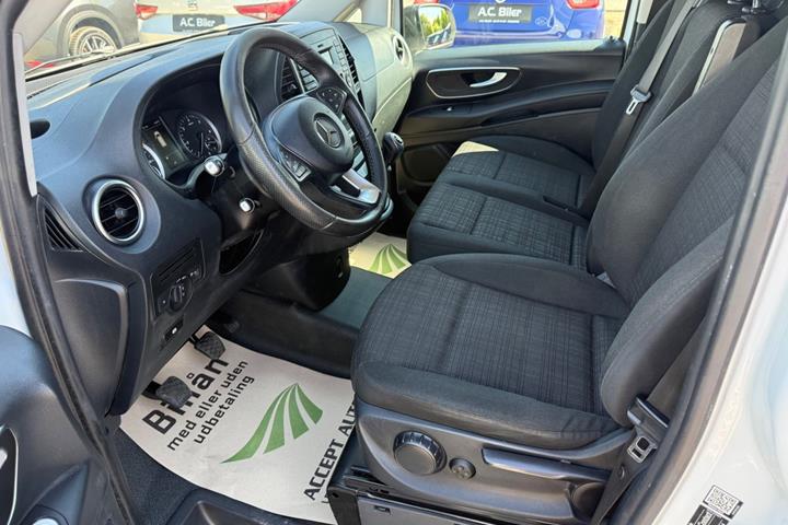 Hvid Mercedes Vito 114 fra 2019