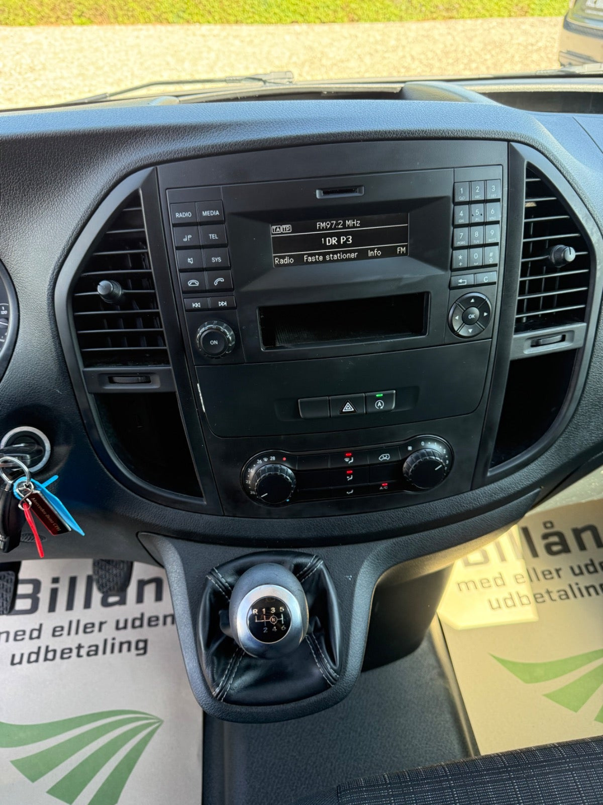Hvid Mercedes Vito 114 fra 2019