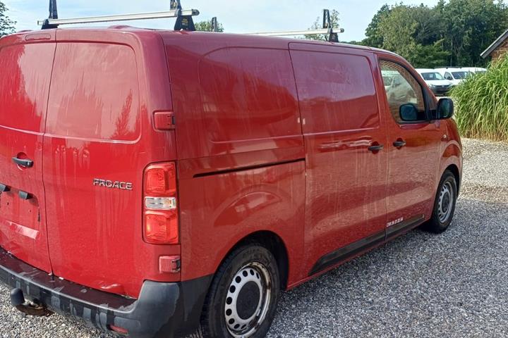 Gul Toyota ProAce fra 2020