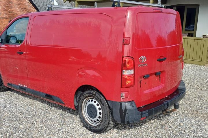 Gul Toyota ProAce fra 2020