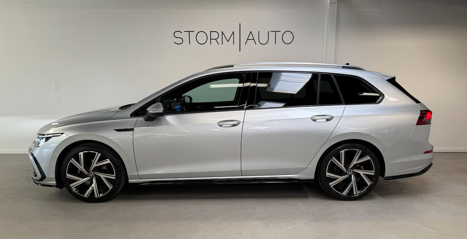 Sølv VW Golf VIII fra 2021