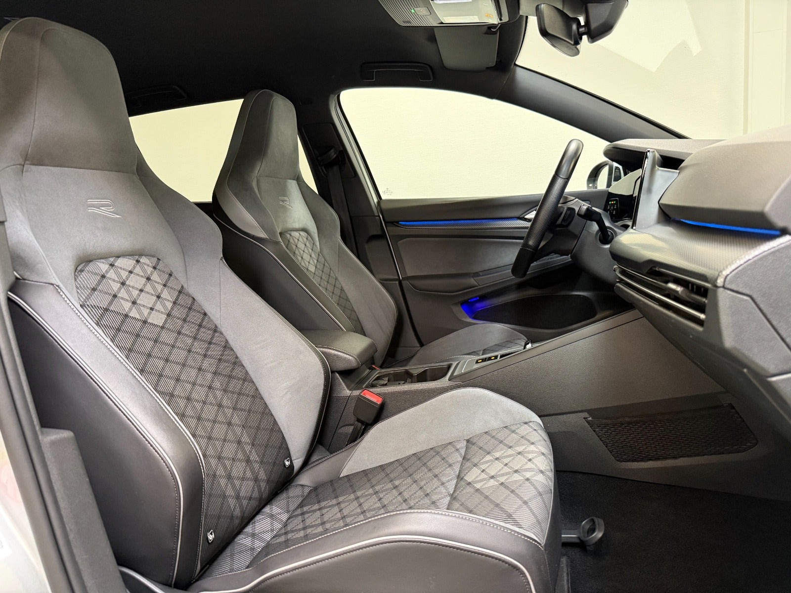 Sølv VW Golf VIII fra 2021