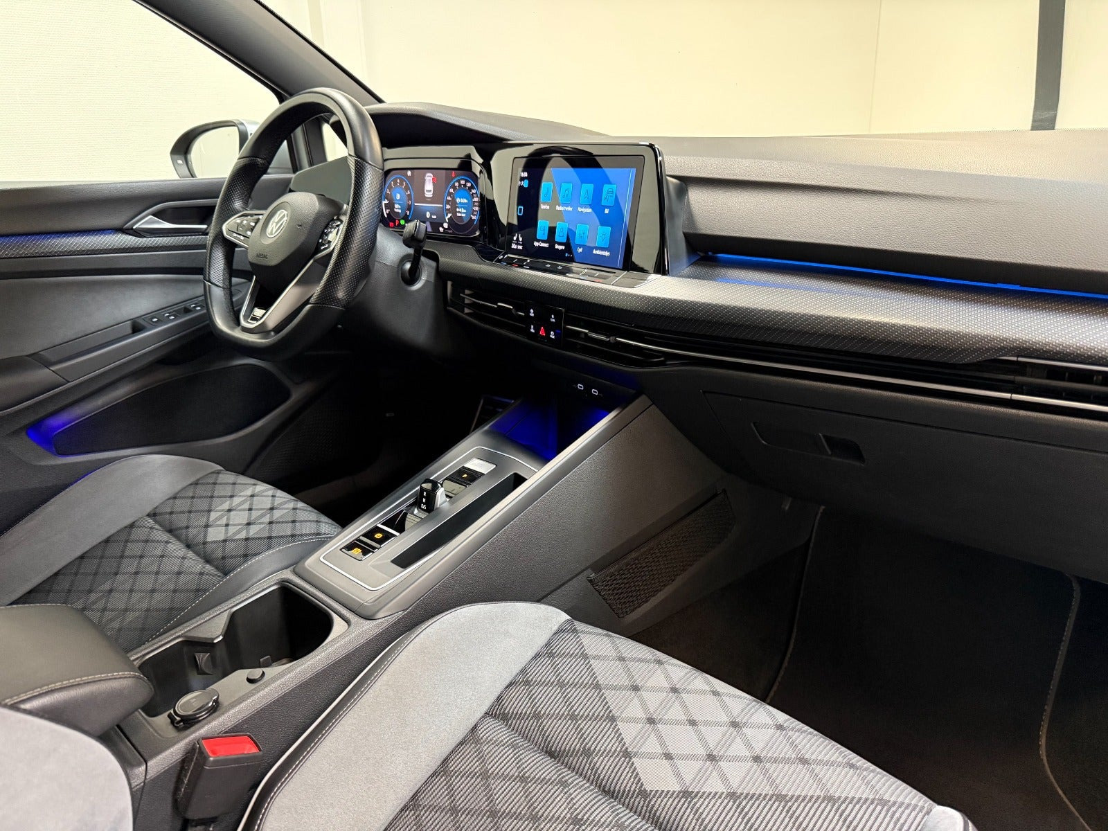 Sølv VW Golf VIII fra 2021