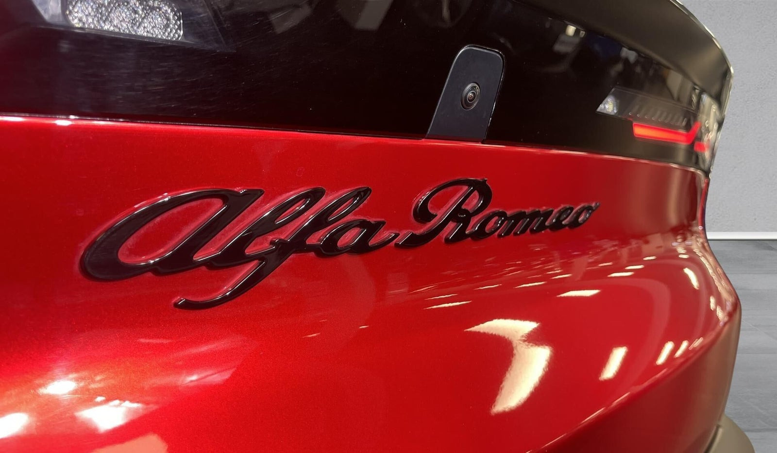 Rød Alfa Romeo Junior fra 2025