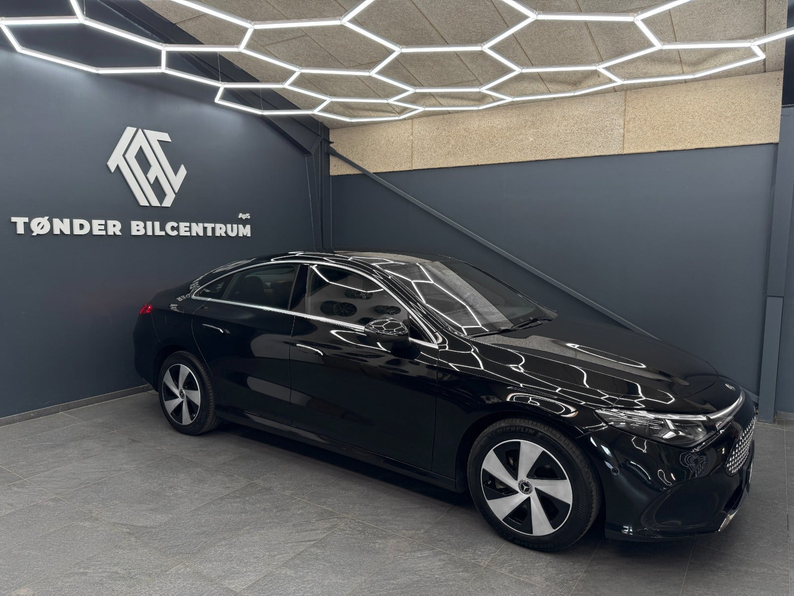 Sort Mercedes CLA250+ fra 2025