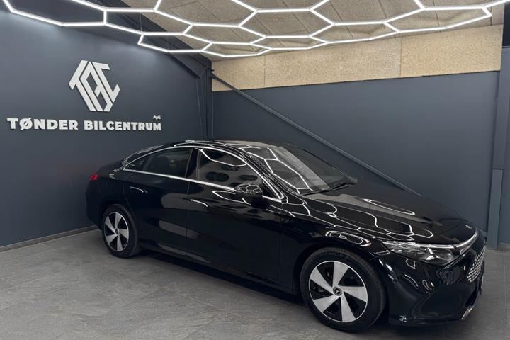Sort Mercedes CLA250+ fra 2025