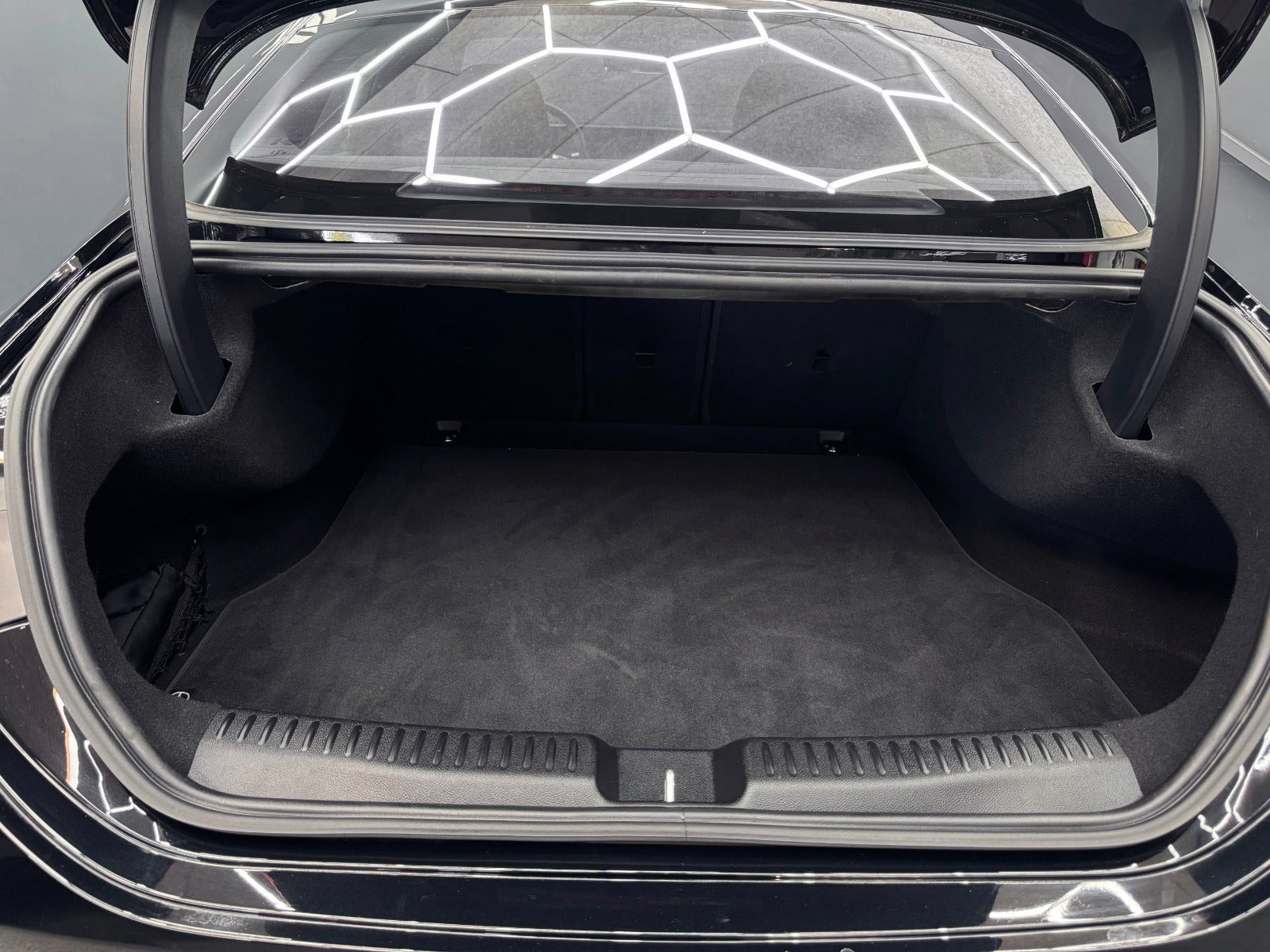 Sort Mercedes CLA250+ fra 2025