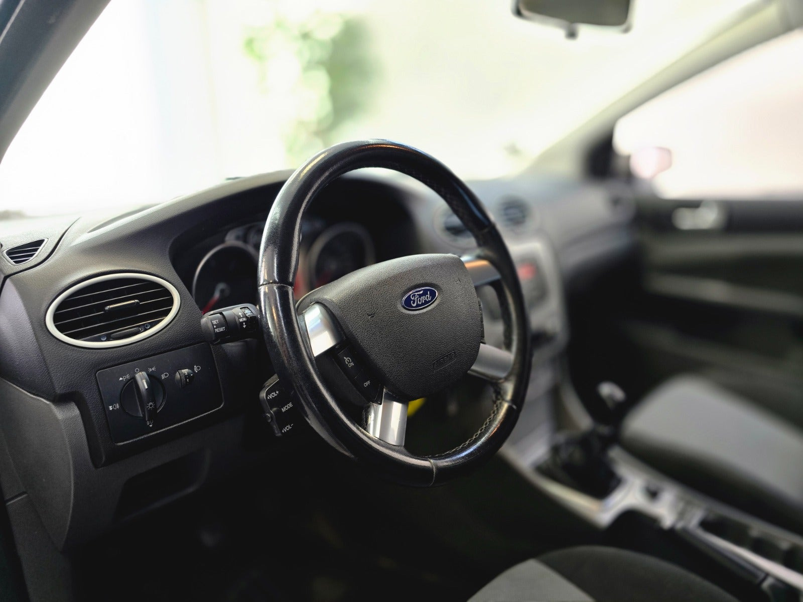 Sølv Ford Focus fra 2010