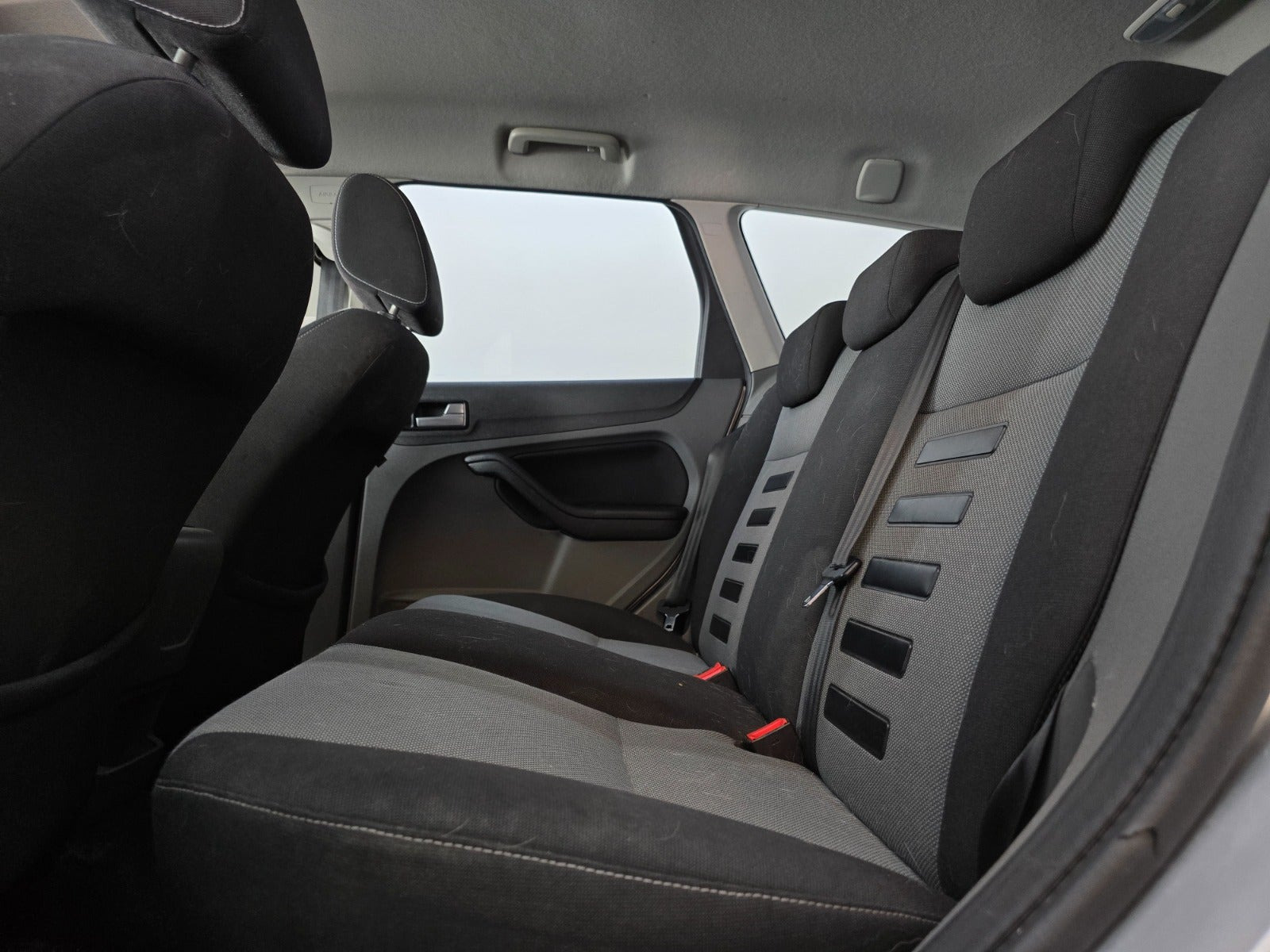 Sølv Ford Focus fra 2010